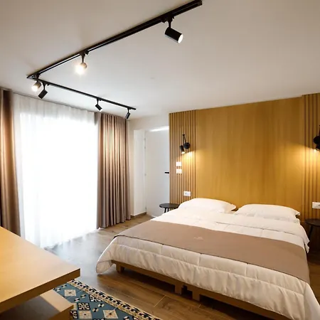 Cene Boutique بيت ضيافة Gjirokastër