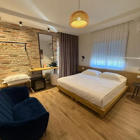 Cene Boutique Gjirokastër
